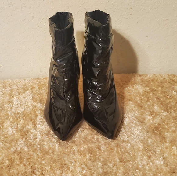 Truffle Black Patent Leather Quilt Ankle Length Boots size 6. - Picture 3 of 7